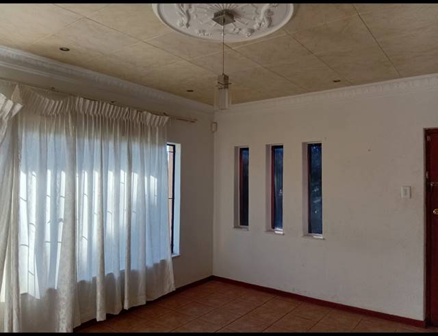 3 BEDROOM HOUSE FOR SALE IN BIRCH ACRES